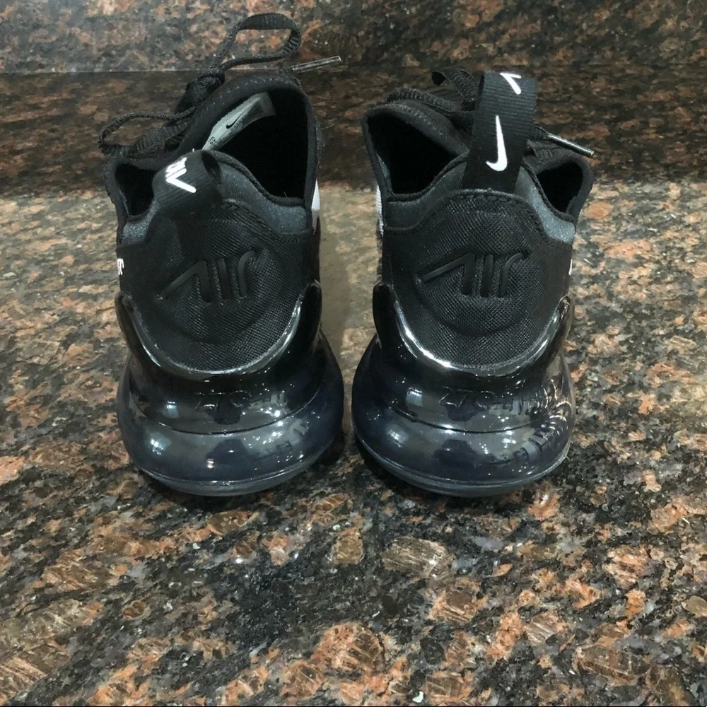 Nike Air Max 270 Black Sneakers SZ. 6Y​​​​​​​​​​​​